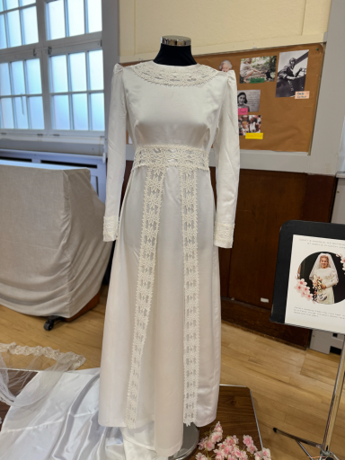 1972 wedding dress