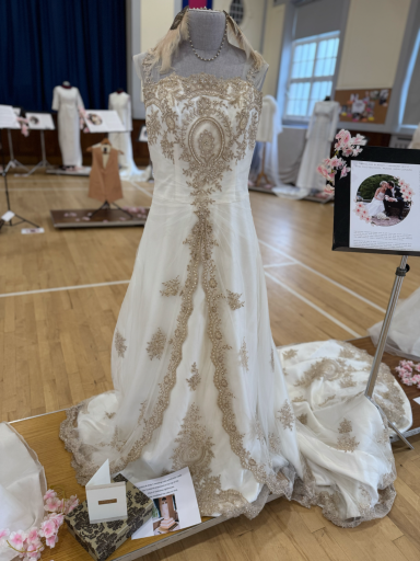 2010 wedding dress