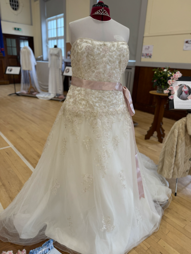 2013 wedding dress